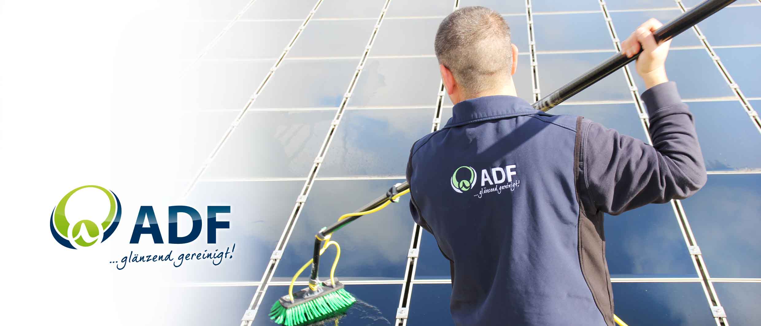 Solarflächenreinigung-Frankfurt-ADF